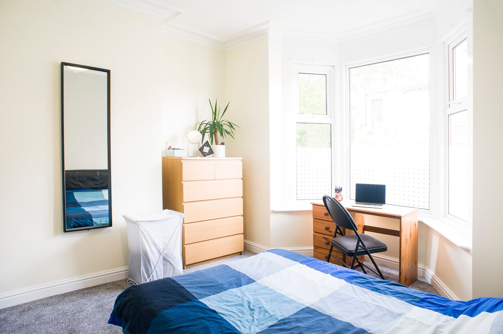 Uni Halls Vs Private Housing - Strawberry Student Homes